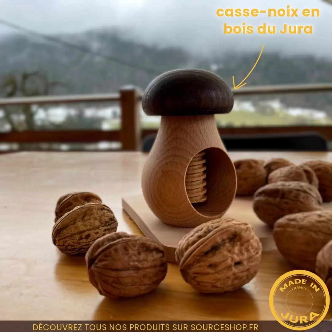 Casse-noix à vis Champignon en bois de hêtre du Jura