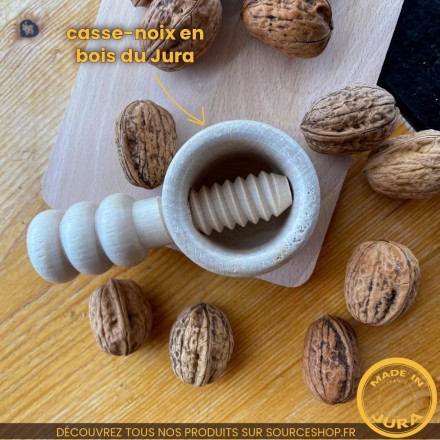 Casse-noix à vis en bois de charme du Jura - Artisanal & Local
