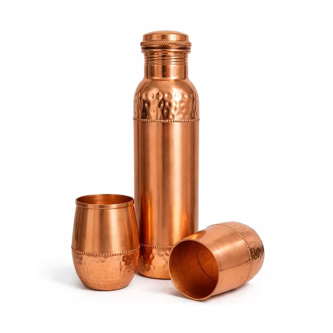 Coffret gourde cuivre semi-martelé 950ml + 2 verres cuivre pur 300ml assortis ayurveda