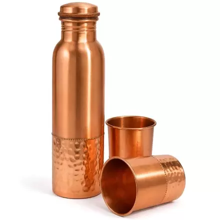 Coffret gourde cuivre semi-martelé 950ml + 2 verres cuivre pur 250ml assortis ayurveda