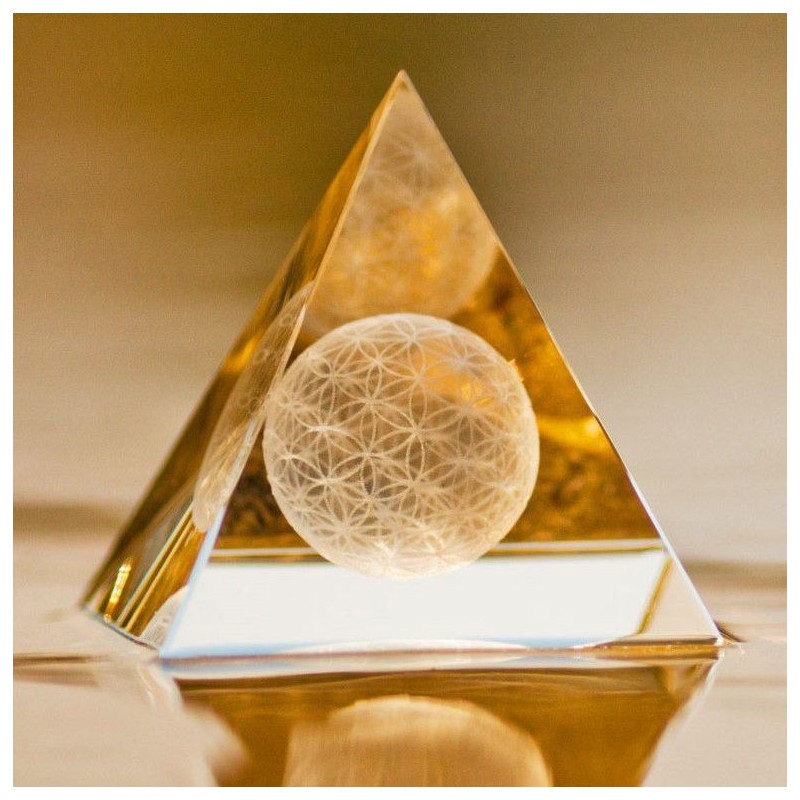 Pyramide de cristal Fleur de Vie