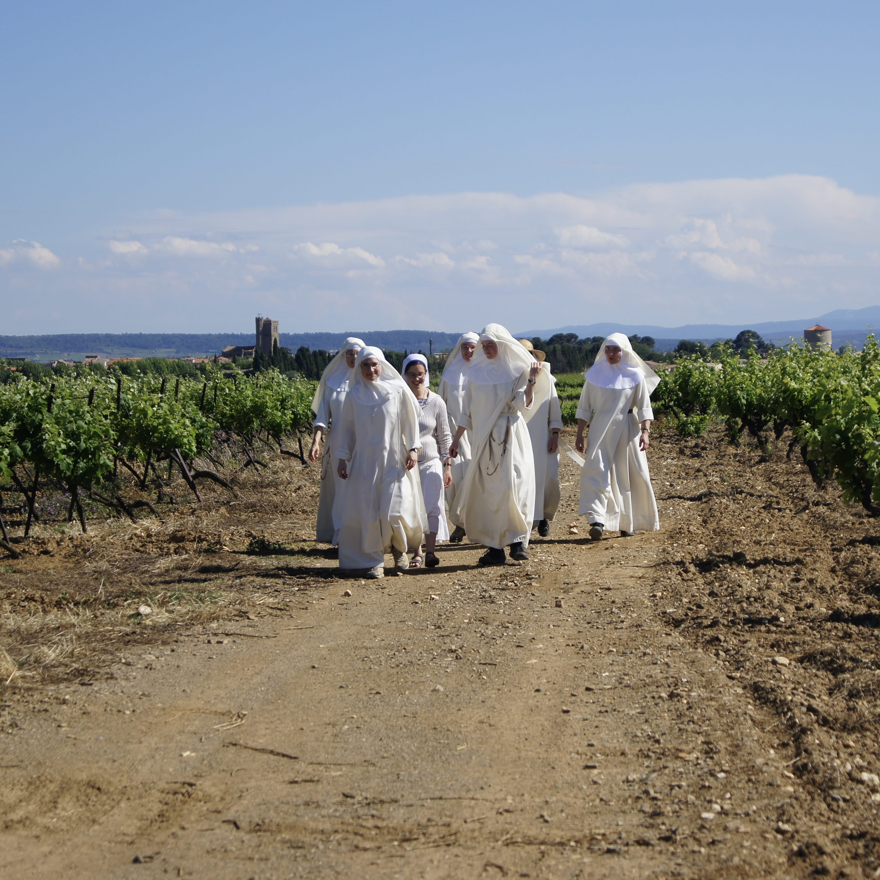 Soeurs d'Azille du Monastère « Mater Dei »