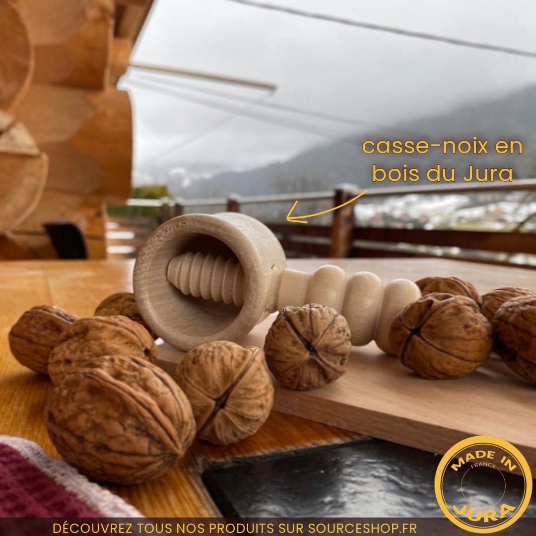 Casse-noix à vis en bois de charme du Jura