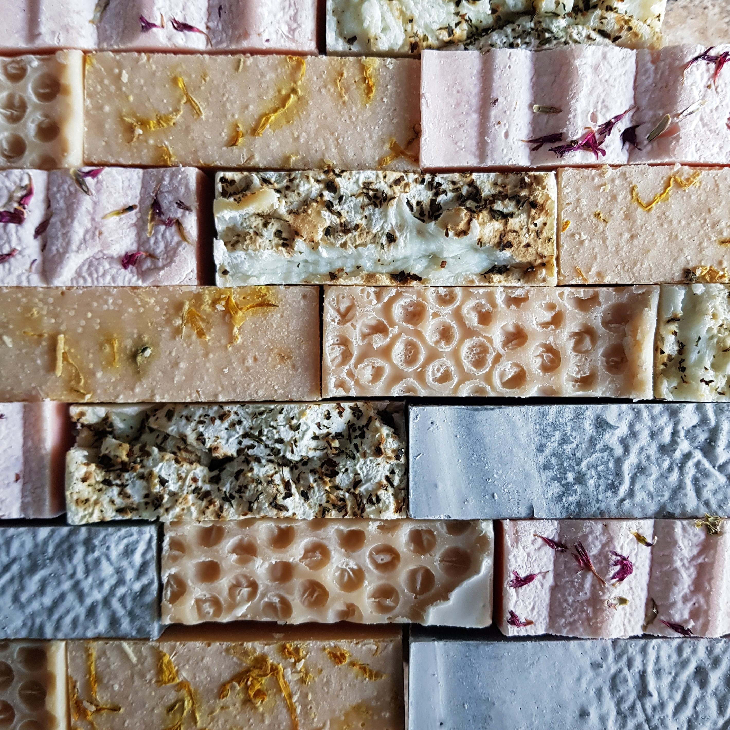 Savons bio artisanaux saponifiés à froid ou liquides