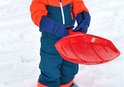 Pelle à neige Leborgne en plastique pour enfant - Reybaud Motoculture 84