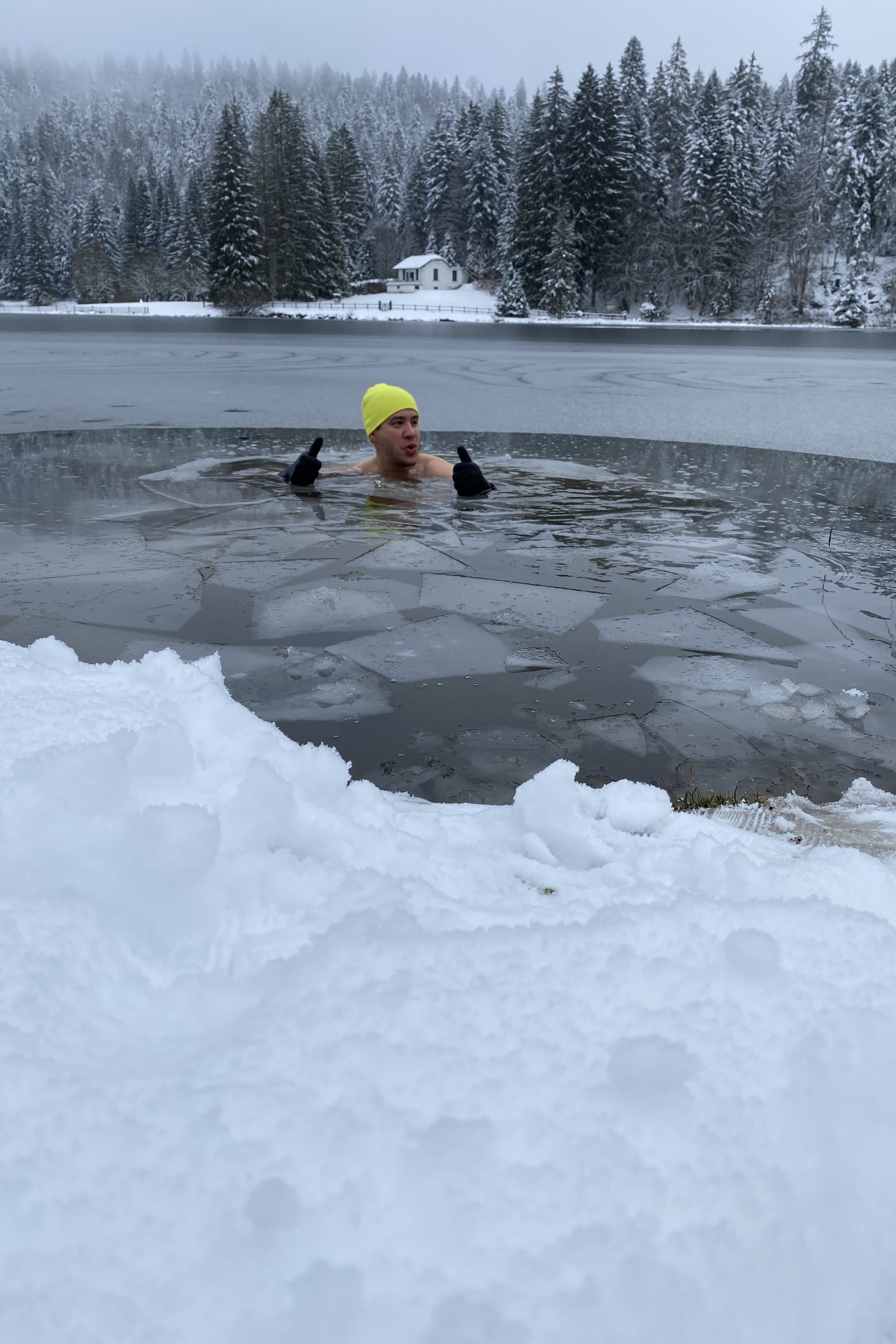 Bain glacé au Lac Genin