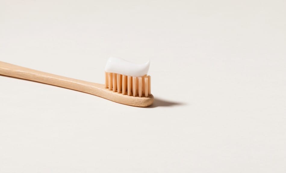 Se brosser les dents : 7 erreurs fréquentes à éviter naturellement