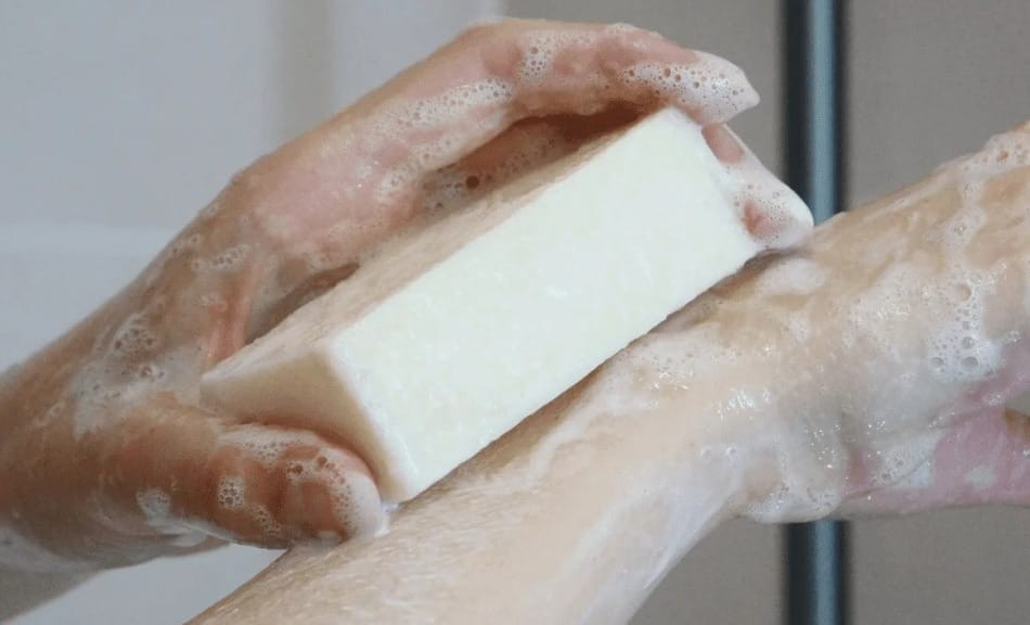 Savon au lait de chèvre : un allié naturel contre l’eczéma