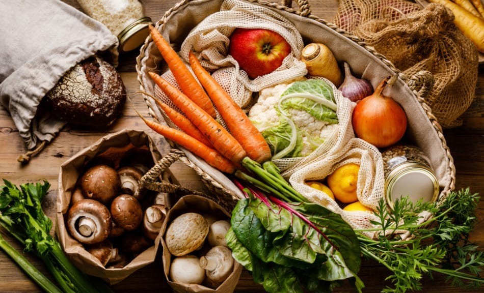 Comment Enlever les Pesticides de vos Fruits et Légumes : Astuces Naturelles